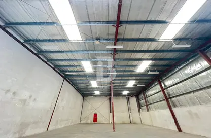 Warehouse - Studio for rent in Phase 1 - Dubai Investment Park (DIP) - Dubai