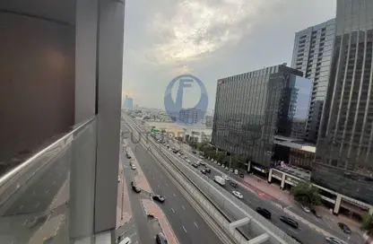 شقة - 2 غرف نوم - 3 حمامات للايجار في برج تيتانيوم - الكرامة - دبي