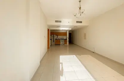 شقة - غرفة نوم - 2 حمامات للايجار في ماغنوليا 2 - حدائق الإمارات 2 - قرية الجميرا سركل - دبي