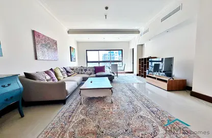 Living Room image for: Apartment - 1 Bedroom - 2 Bathrooms for sale in Golden Mile 6 - Golden Mile - Palm Jumeirah - Dubai, Image 1