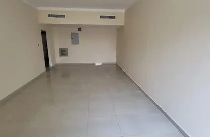 Apartment - 3 Bedrooms - 3 Bathrooms for rent in Al Jurf 2 - Al Jurf - Ajman Downtown - Ajman