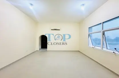 شقة - 3 غرف نوم - 4 حمامات للايجار في بيدا بن عمار - اشارج - العين