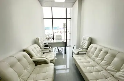 Office Space - Studio - 1 Bathroom for rent in Red Avenue - Al Garhoud - Dubai