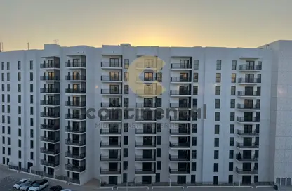Apartment - 3 Bedrooms - 3 Bathrooms for sale in Waters Edge - Yas Island - Abu Dhabi