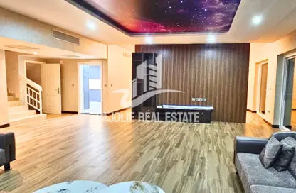 Duplex - 3 Bedrooms - 4 Bathrooms for rent in Corniche Road - Abu Dhabi