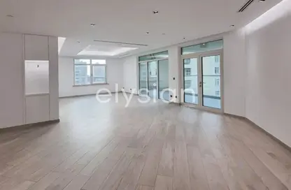 Apartment - 3 Bedrooms - 4 Bathrooms for rent in Al Anbara - Shoreline Apartments - Palm Jumeirah - Dubai