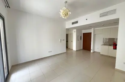شقة - غرفة نوم - 2 حمامات للايجار في حياة بوليفارد - 2 ب - حياة بولفار - تاون سكوير - دبي
