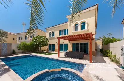 Villa - 4 Bedrooms - 3 Bathrooms for rent in Legacy - Jumeirah Park - Dubai