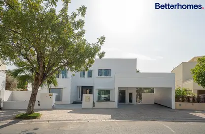 Villa - 3 Bedrooms - 6 Bathrooms for rent in Meadows 1 - Meadows - Dubai