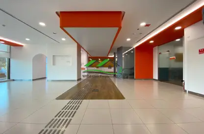 Shop - Studio - 3 Bathrooms for rent in Baniyas Tower - Al Danah - Abu Dhabi