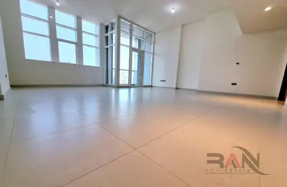 Apartment - 3 Bedrooms - 4 Bathrooms for rent in Tessco Building - Electra Street - Abu Dhabi