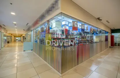 Retail - Studio for sale in One Lake Plaza - JLT Cluster T - Jumeirah Lake Towers - Dubai Retail - Studio for sale in One Lake Plaza - JLT Cluster T - Jumeirah Lake Towers - Dubai