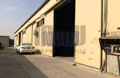 Warehouse - Studio for rent in Umm Ramool - Dubai