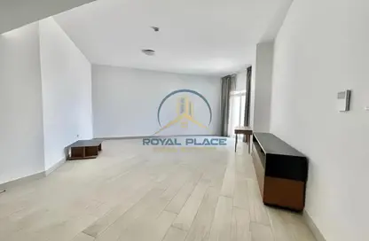 شقة - غرفة نوم - 2 حمامات للايجار في عزيزي عالية - الجداف - دبي شقة - غرفة نوم - 2 حمامات للايجار في عزيزي عالية - الجداف - دبي