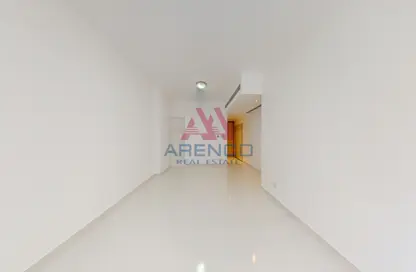 Apartment - 2 Bedrooms - 2 Bathrooms for rent in Golden Sands 8 - Mankhool - Bur Dubai - Dubai