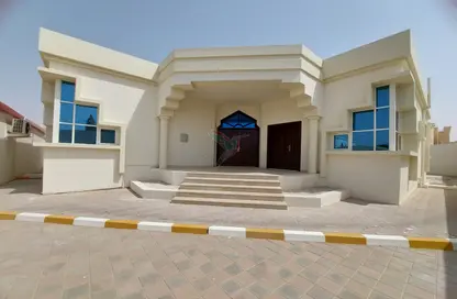 فيلا - 4 غرف نوم - 6 حمامات للايجار في رملة زاخر - زاخر - العين