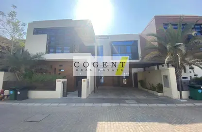 Villa - 4 Bedrooms - 5 Bathrooms for rent in Umm Suqeim 2 - Umm Suqeim - Dubai