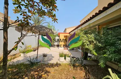 Villa - 5 Bedrooms - 5 Bathrooms for rent in Umm Suqeim 1 Villas - Umm Suqeim 1 - Umm Suqeim - Dubai