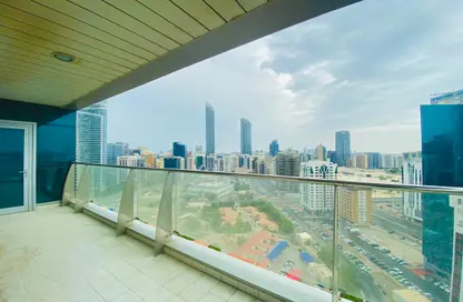 Apartment - 4 Bedrooms - 5 Bathrooms for rent in Baynuna Tower 2 - Corniche Road - Abu Dhabi