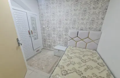 Apartment - 2 Bathrooms for rent in Cornich Al Khalidiya - Al Khalidiya - Abu Dhabi