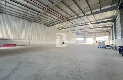 Warehouse - Studio for rent in Phase 1 - Dubai Investment Park (DIP) - Dubai
