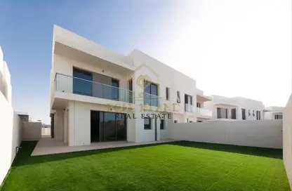 Outdoor House image for: Villa - 4 Bedrooms - 5 Bathrooms for sale in Redwoods - Yas Acres - Yas Island - Abu Dhabi, Image 1