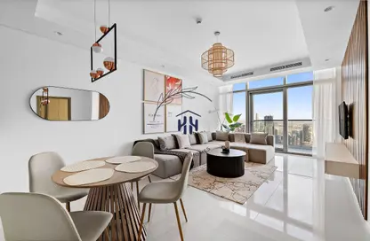 شقة - 2 غرف نوم - 3 حمامات للايجار في فندق ومساكن برج باراماونت - الخليج التجاري - دبي