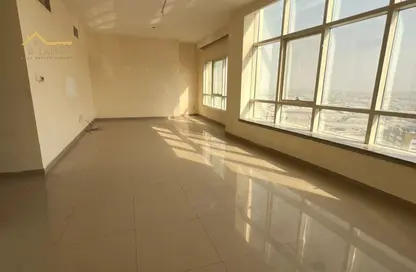 Apartment - 2 Bedrooms - 4 Bathrooms for rent in DoubleTree by Hilton Sharjah Waterfront Hotel  and  Residences - Al Majaz 2 - Al Majaz - Sharjah