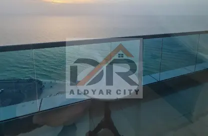 دوبلكس - 3 غرف نوم - 5 حمامات للايجار في مساكن كورنيش عجمان - طريق كورنيش عجمان - عجمان