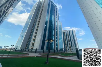 شقة - غرفة نوم - 2 حمامات للبيع في أورينت تاور 1 - أورينت تاور - البستان - عجمان