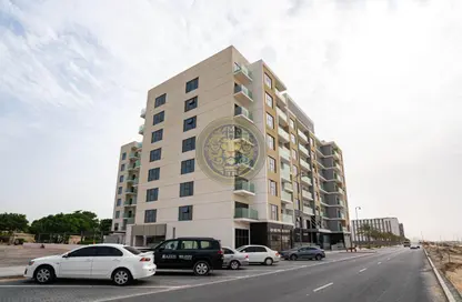 شقة - 2 غرف نوم - 3 حمامات للايجار في عزيزي برتون - الفرجان - دبي