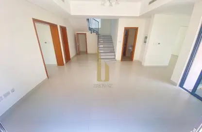 Villa - 4 Bedrooms - 4 Bathrooms for rent in Jumeirah 1 Villas - Jumeirah 1 - Jumeirah - Dubai