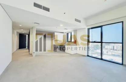 Apartment - 1 Bedroom - 2 Bathrooms for rent in Jumeirah Garden City - Al Satwa - Dubai