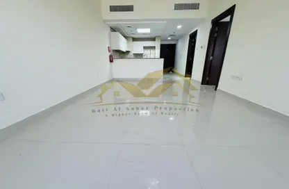 Apartment - 1 Bedroom - 2 Bathrooms for rent in Jumeirah Garden City - Al Satwa - Dubai