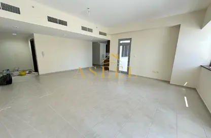 شقة - غرفة نوم - 2 حمامات للايجار في إيست هايتس 4 - الخليج التجاري - دبي