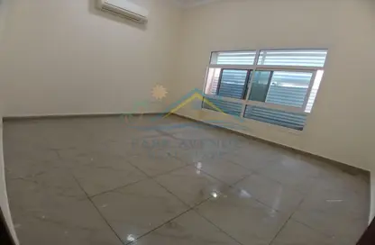 صورة لـ غرفة فارغة شقة - 3 غرف نوم - 3 حمامات للايجار في مدينة محمد بن زايد - أبوظبي ، صورة رقم 1