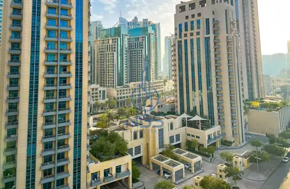 Apartment - 1 Bedroom - 2 Bathrooms for rent in Bahwan Tower Downtown - Downtown Dubai - Dubai