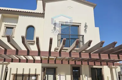Villa - 4 Bedrooms - 6 Bathrooms for sale in Bloom Living - Zayed City (Khalifa City C) - Khalifa City - Abu Dhabi