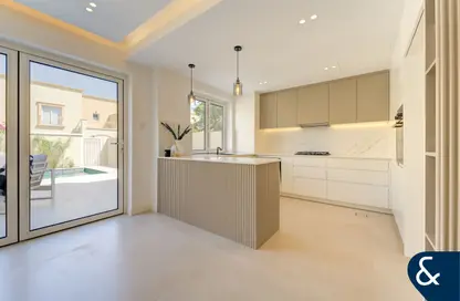 Villa - 2 Bedrooms - 3 Bathrooms for rent in Springs 8 - The Springs - Dubai