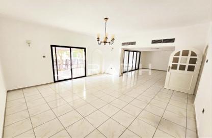 مجمع سكني - 4 غرف نوم - 4 حمامات للايجار في فلل جميرا 3 - جميرا 3 - الجميرا - دبي