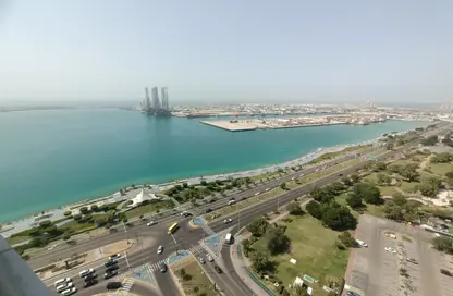 Apartment - 3 Bedrooms - 4 Bathrooms for rent in Corniche Road - Abu Dhabi