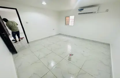 Whole Building - Studio - 1 Bathroom for rent in Al Wahda Street - Al Wahda - Abu Dhabi