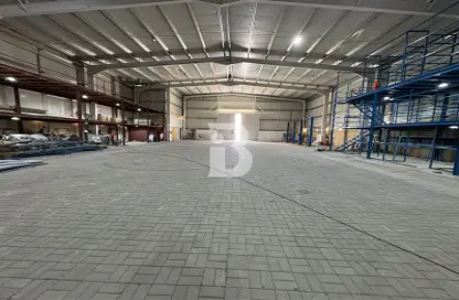 مستودع - استوديو للايجار في مدينة الإمارات الصناعية - الشارقة