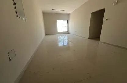 شقة - 2 غرف نوم - 2 حمامات للايجار في برج إس آر إس - الراشدية 1 - الراشدية - عجمان