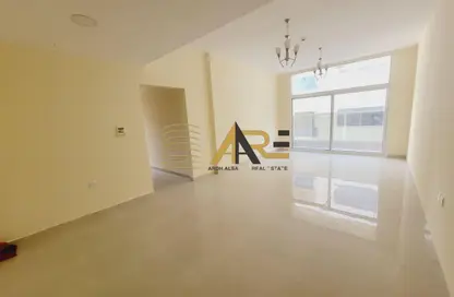 شقة - 2 غرف نوم - 3 حمامات للايجار في سراب 2 - الجادة - الشارقة