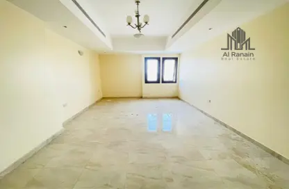 Office Space - Studio - 2 Bathrooms for rent in Al Dafeinah - Asharej - Al Ain