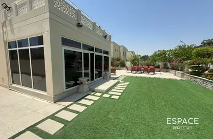 Villa - 4 Bedrooms - 3 Bathrooms for rent in Meadows 9 - Meadows - Dubai
