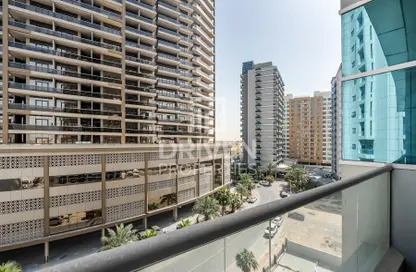 شقة - غرفة نوم - 2 حمامات للايجار في برج يونى استايت الرياضية - مدينة دبي الرياضية - دبي