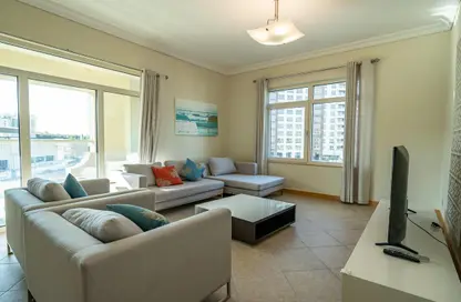 Apartment - 3 Bedrooms - 3 Bathrooms for rent in Al Das - Shoreline Apartments - Palm Jumeirah - Dubai