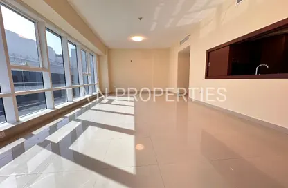 Apartment - 3 Bedrooms - 4 Bathrooms for rent in Golden Sands Tower - Al Barsha 1 - Al Barsha - Dubai